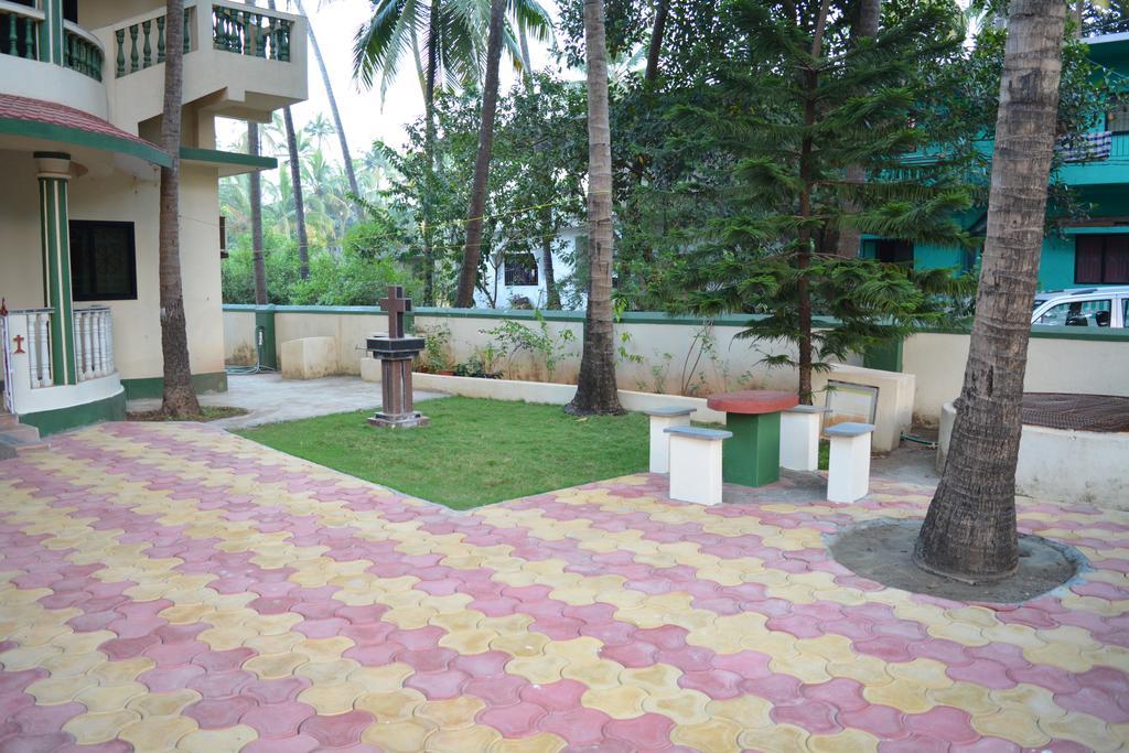 Vailankanni Guesthouse Morjim Exterior foto